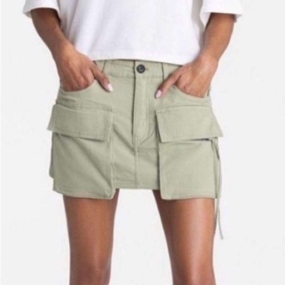 KBB by KAHLANA Women's 'The
Cargo Mini Skirt '- Olive Green - size 16